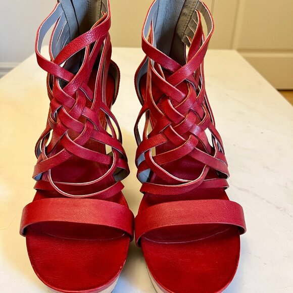 Ecco Red Strappy Wedge Sandals NWOT - Picture 3 of 6